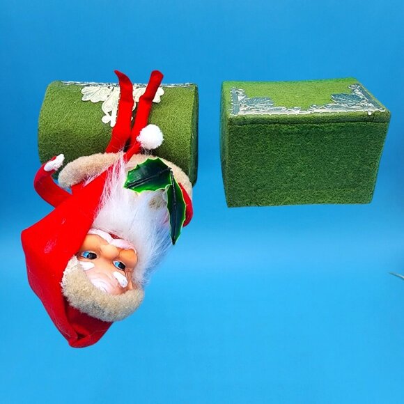 Santa Claus On Rooftop Green Felt Box Ornament Holly Gold Bell & Foil Accents v2 - Picture 8 of 10